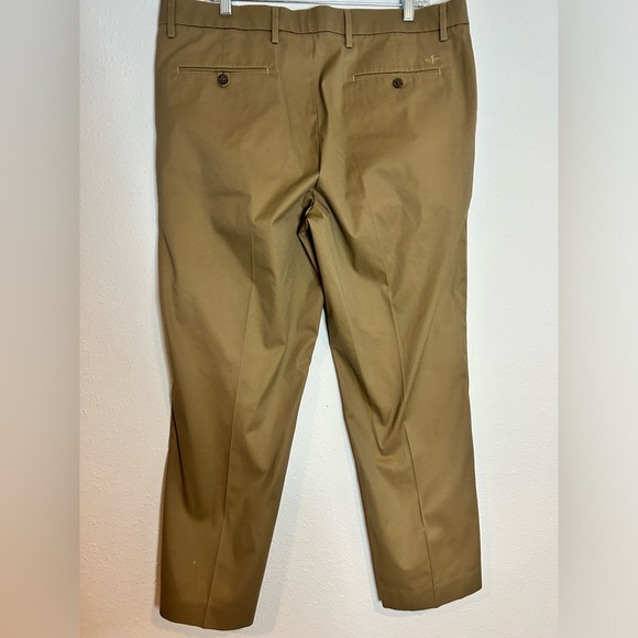 Dockers Tan Chinos Flat-Front Classic Size 38 - Picture 3 of 6